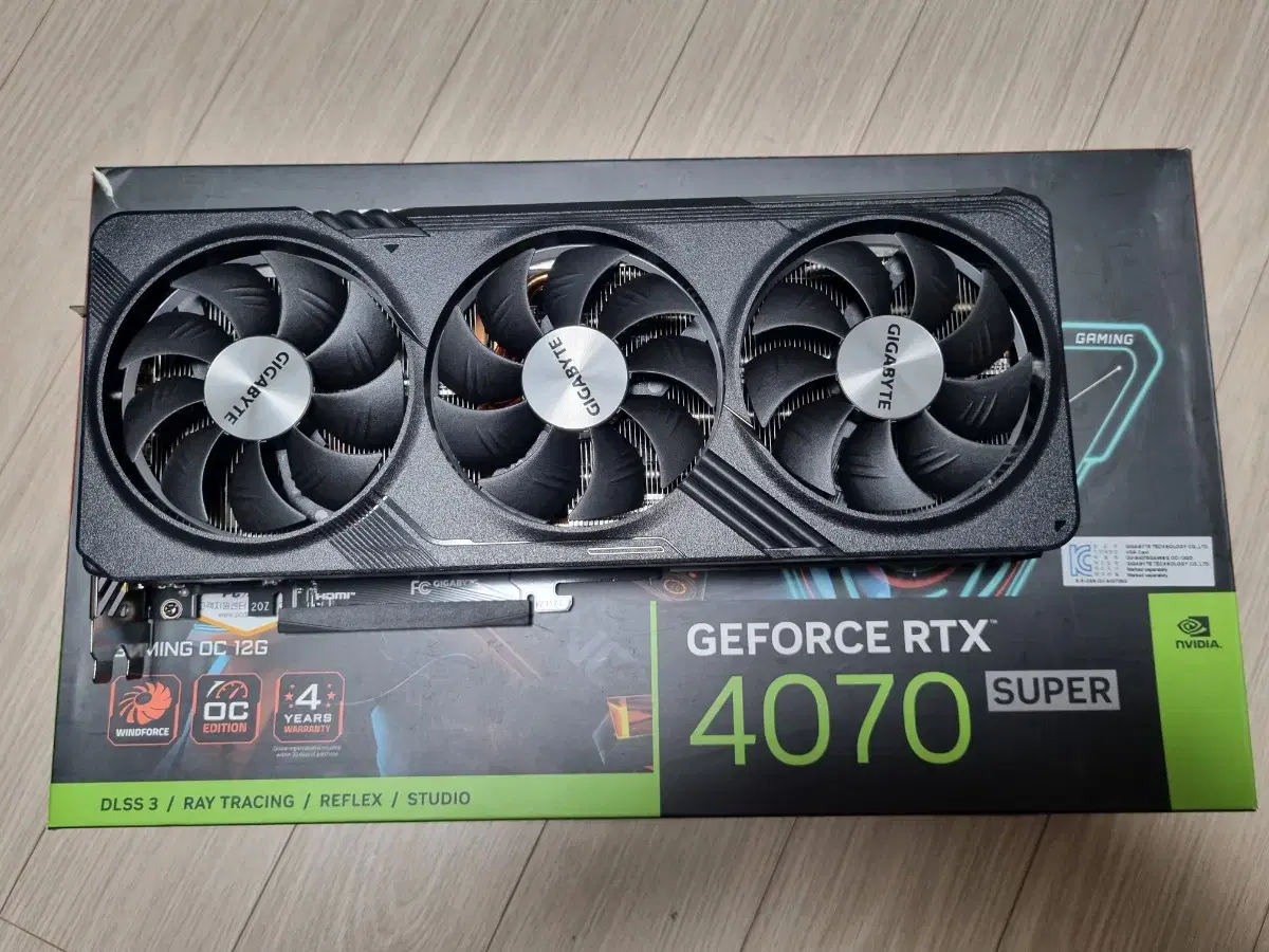 기가바이트 rtx 4070 super 게이밍oc 팝니다