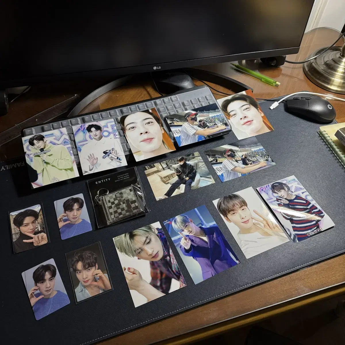 급전!!!ㅠcha eunwoo's brother photocard with keyring and ink photos