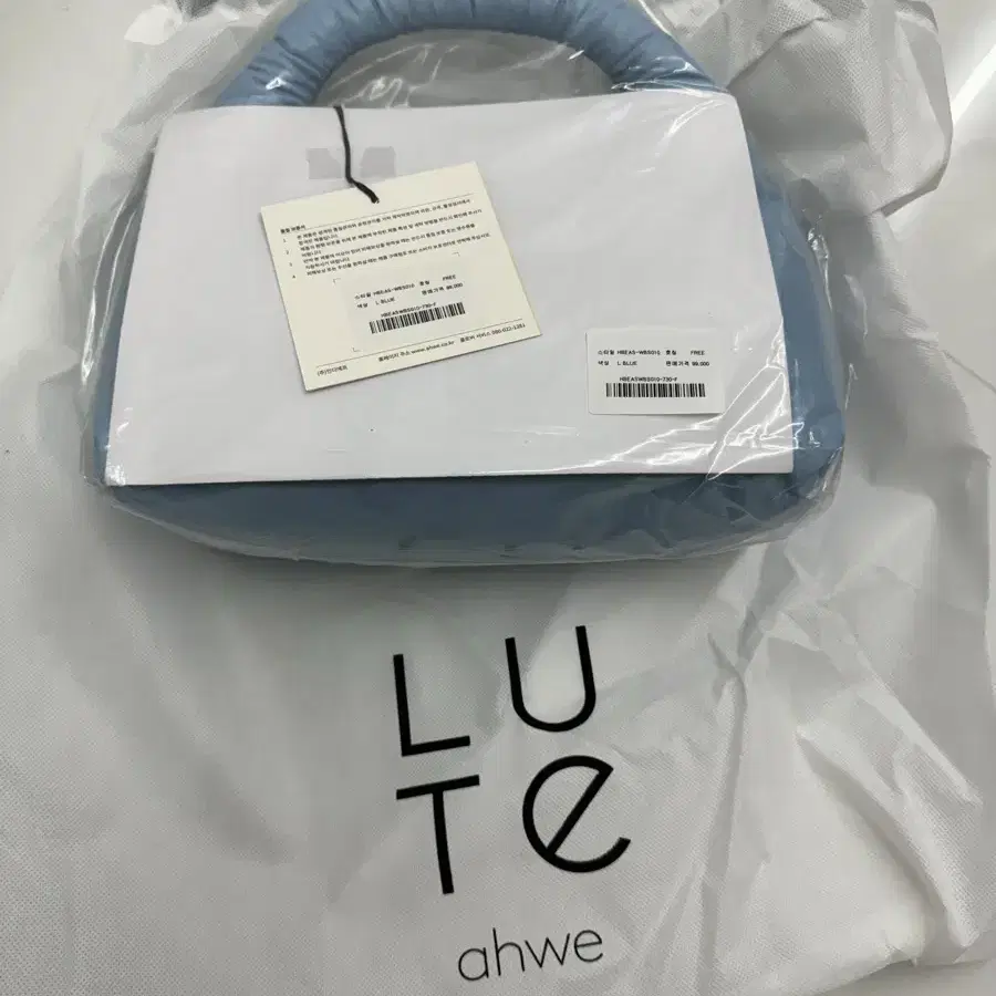 아위 ahwe Pillow Mini Tote Bag_LIGHT BLUE