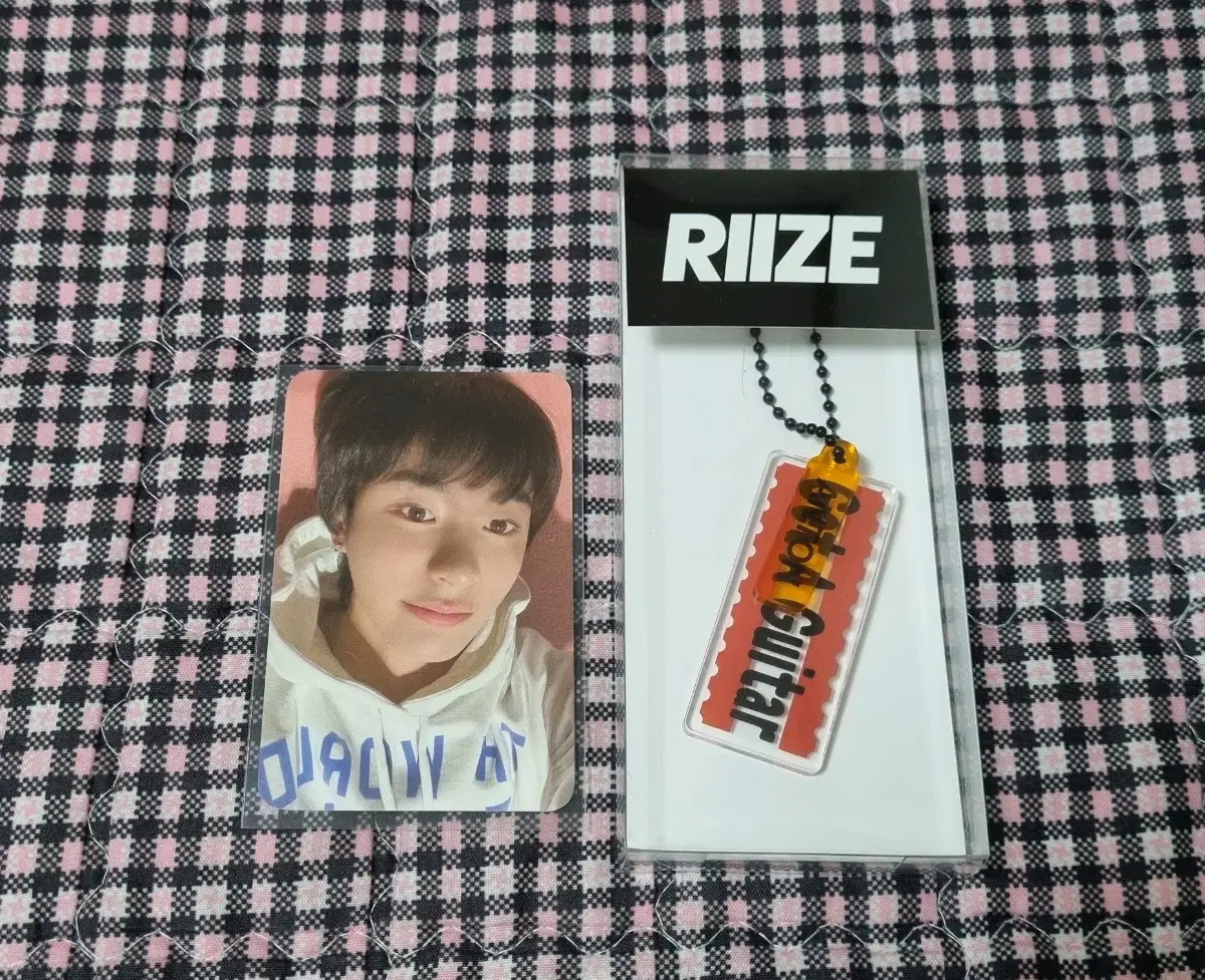 (sold)RIZE photocard chanyoung acrylic keyring Get More ANTON RIIZE