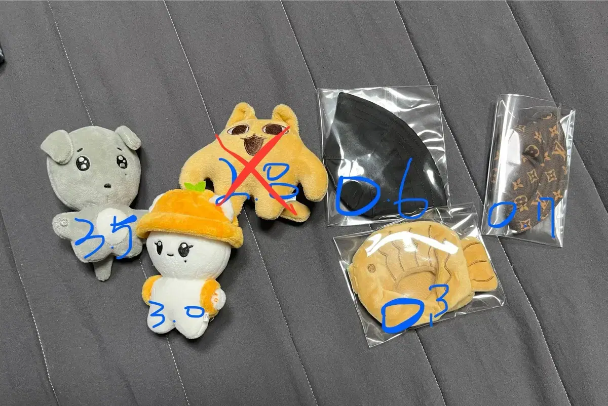 Seventeen doll Chumdog Boobear doll clothes WTS