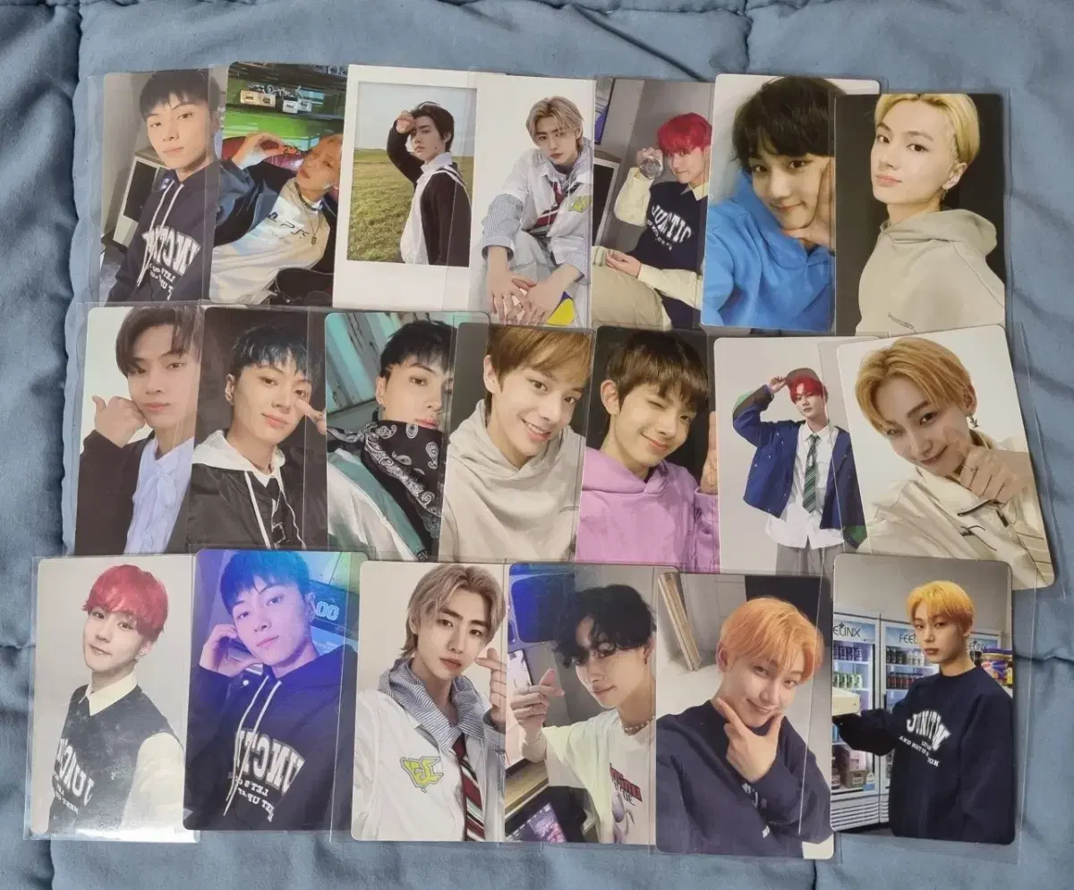 Enhypen Manifesto Dey One Engine Bong, etc. photocard bulk wts Sells