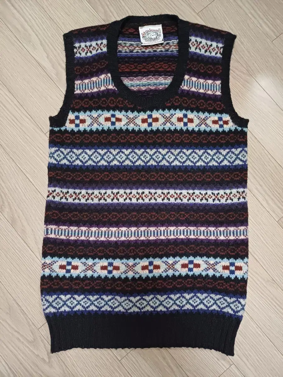 Jamieson's Far Isle Knit Vest