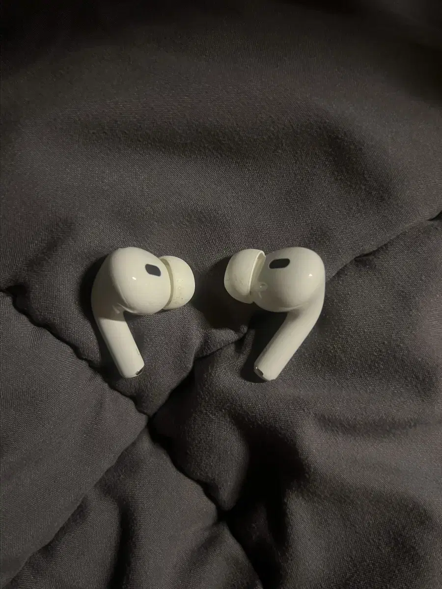 2 units of AirPods Pro