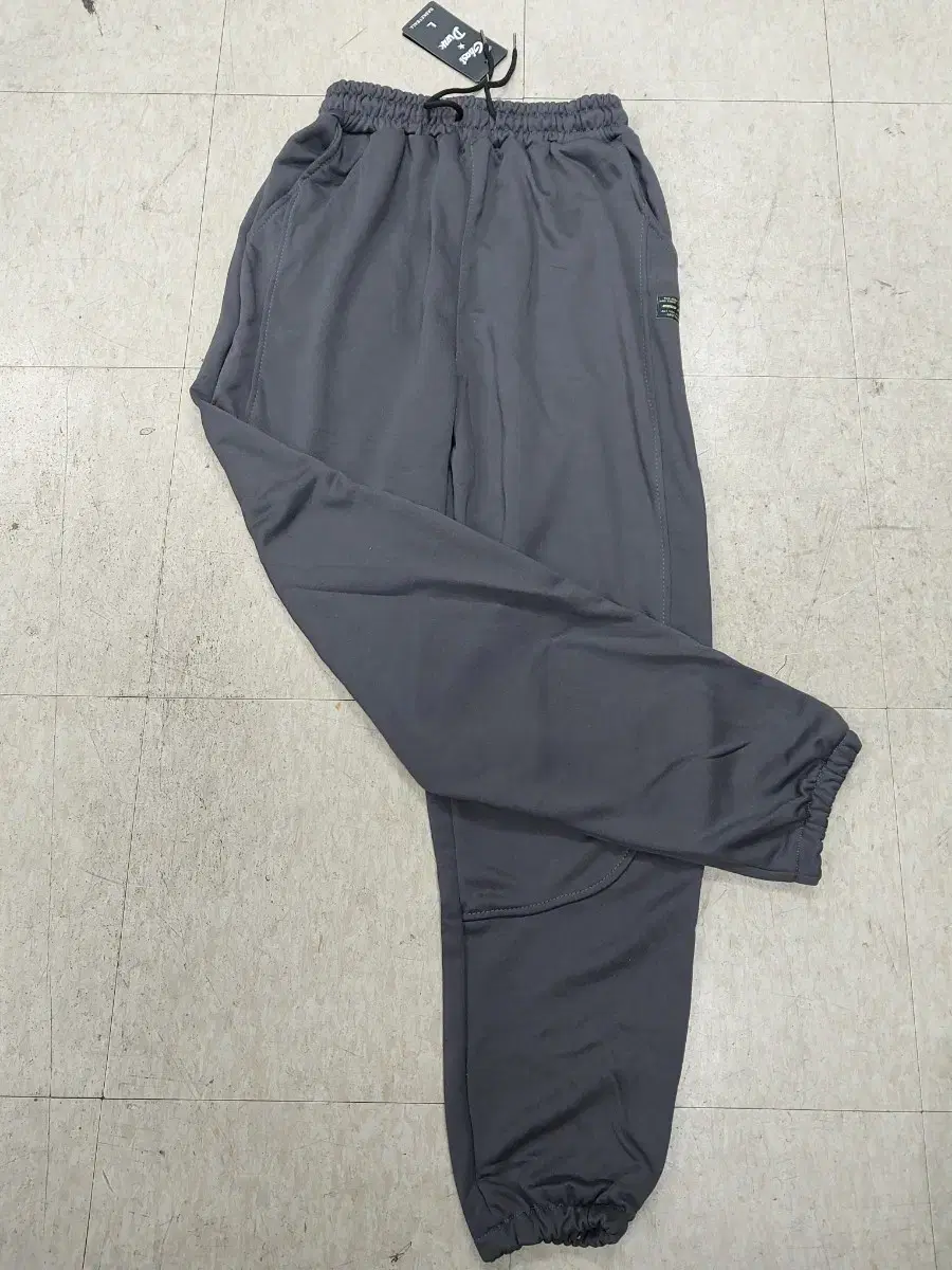 Chuu Running Jogger Pants L .XL (New)