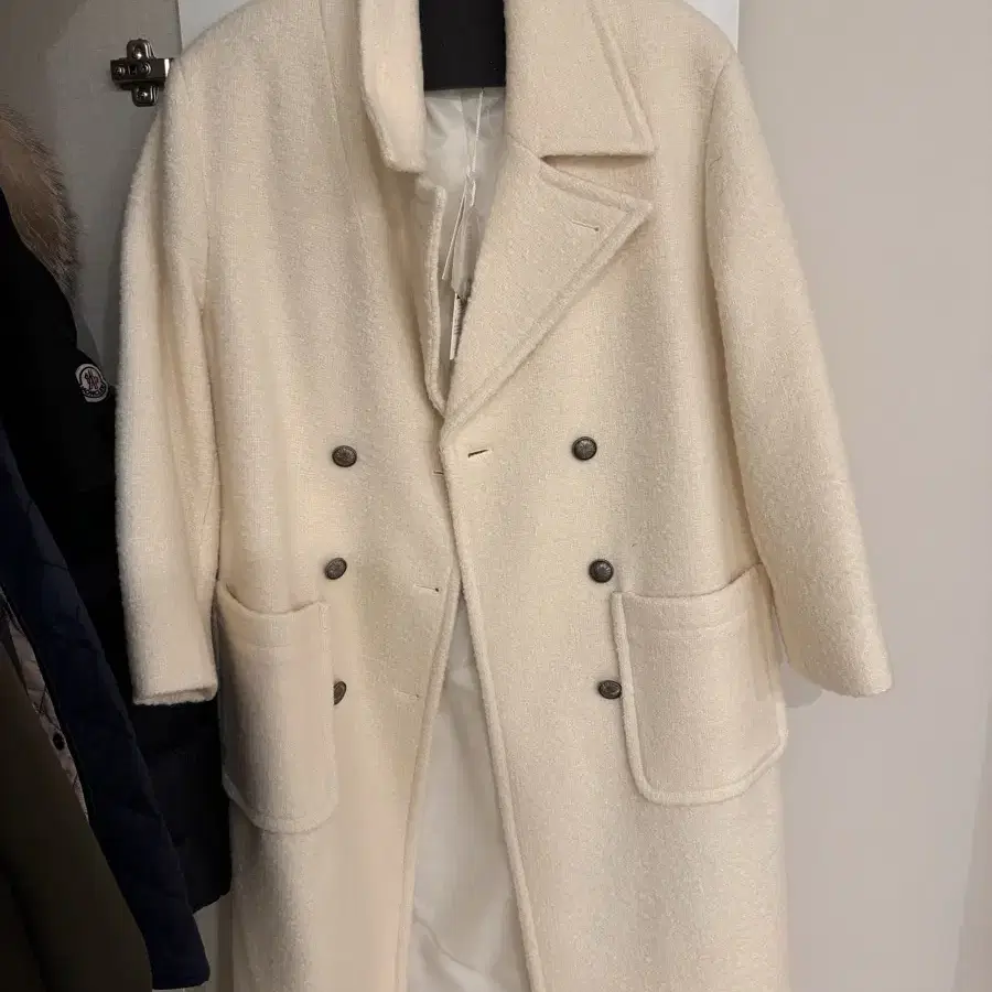 아바몰리 코트 FANCY TAILORED DOUBLE COAT