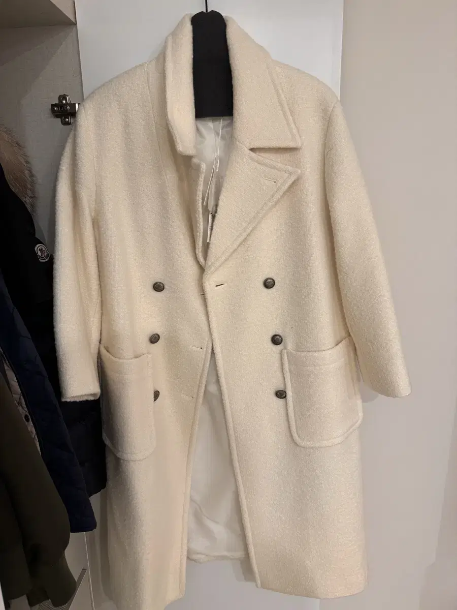 아바몰리 코트 FANCY TAILORED DOUBLE COAT