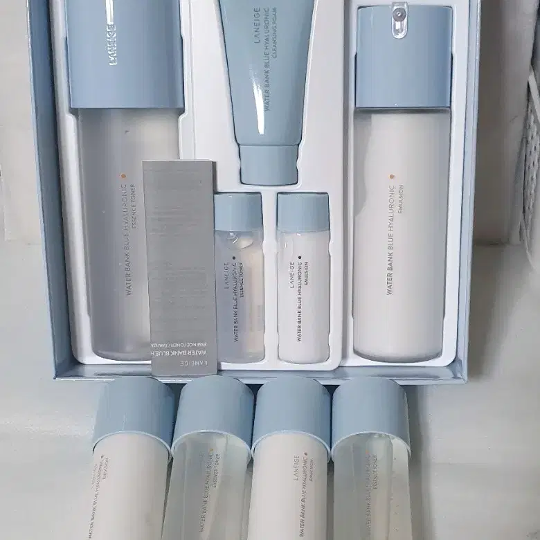 라네즈 워터뱅크 기초2종세트(토너100ml+로션100ml 추가)