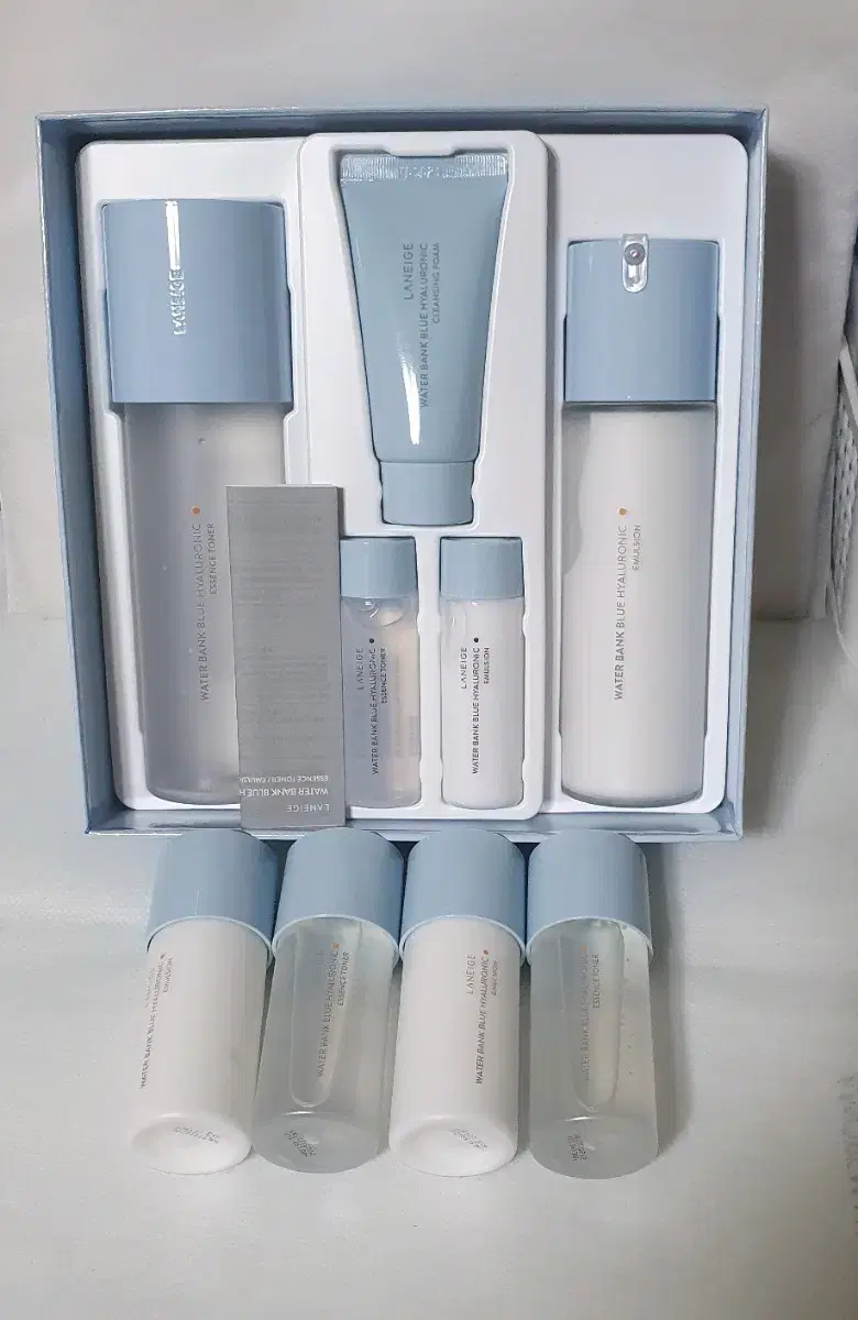 라네즈 워터뱅크 기초2종세트(토너100ml+로션100ml 추가)