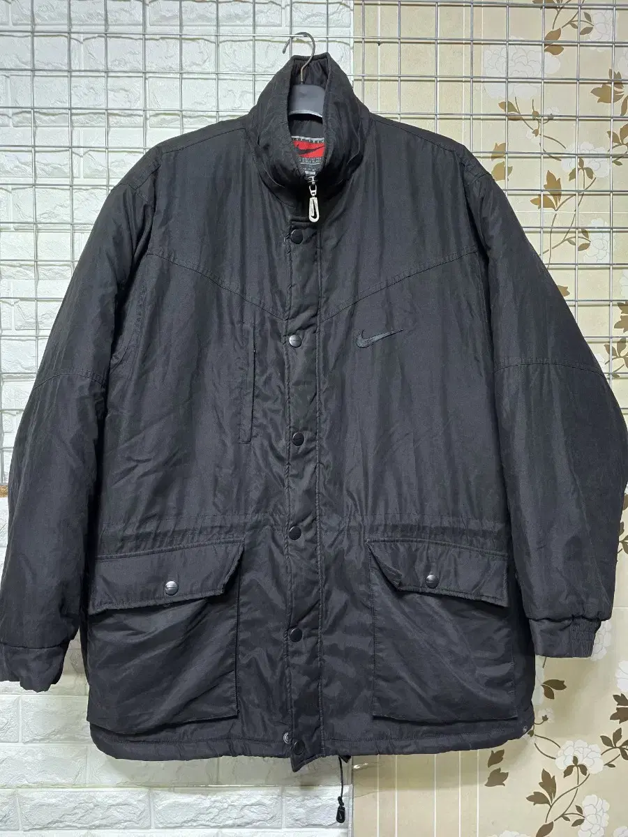 (XL.105) Nike Old School Nike Fit Quilted Jacket