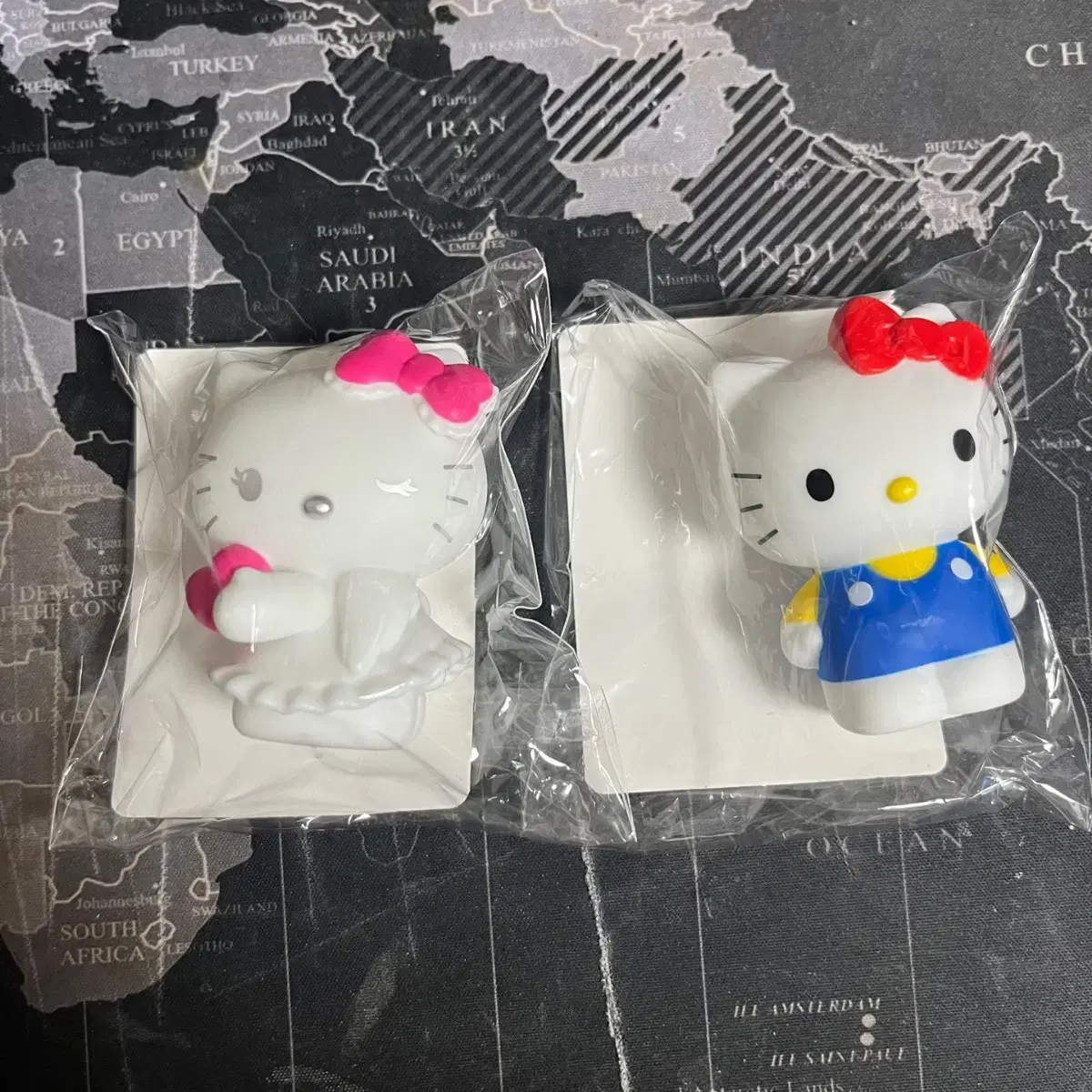 Hello Kitty pop up Finger Figures