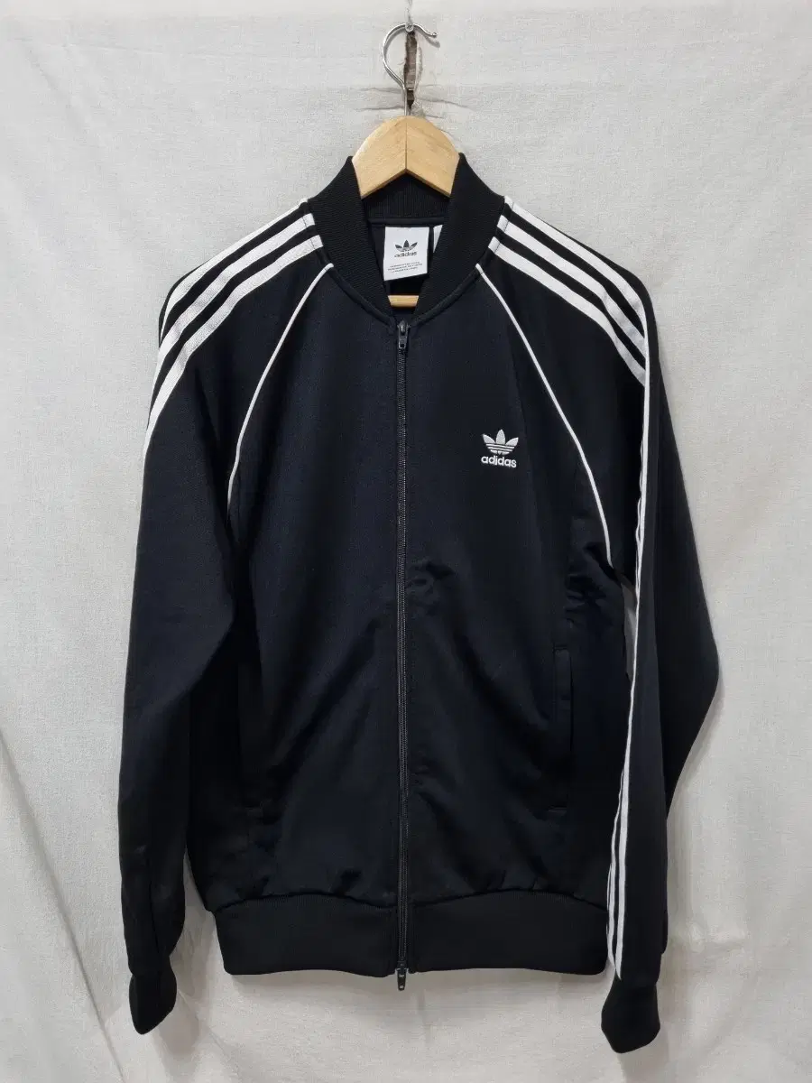 adidas Original Zip-up Jacket 110