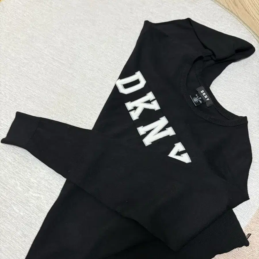 DKNY 여성 니트 티셔츠 XS사이즈