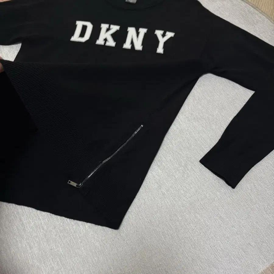 DKNY 여성 니트 티셔츠 XS사이즈