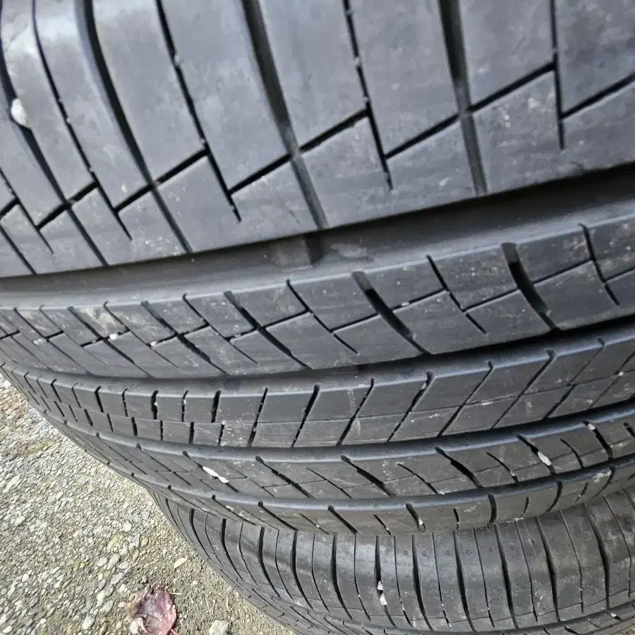 235/55R18 넥센 중고타이어 저렴하게 팝니다