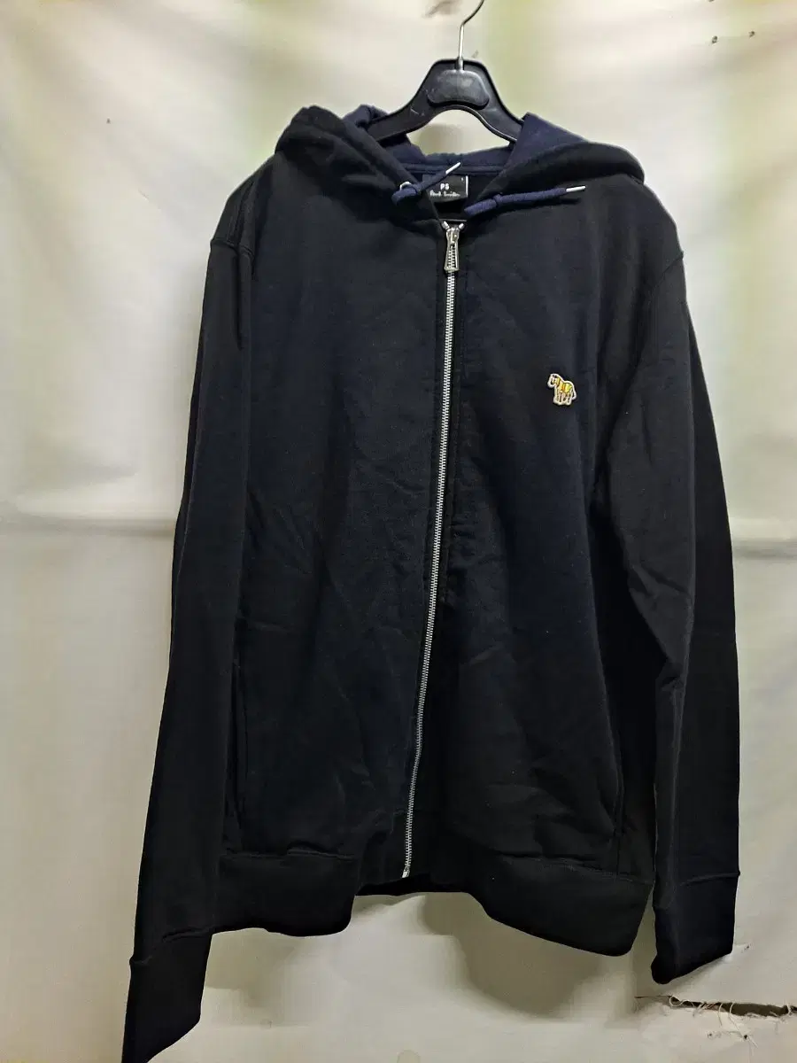 (L) Poulsmith Black Zebra Hoodie Zip Up