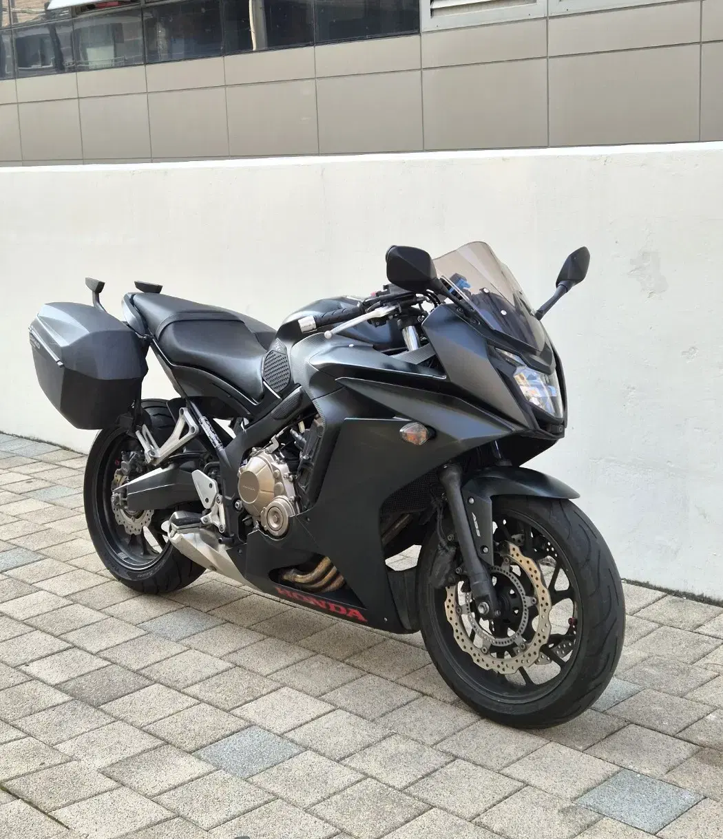 2018년식 혼다 CBR650F ABS 멧블랙 판매합니다.