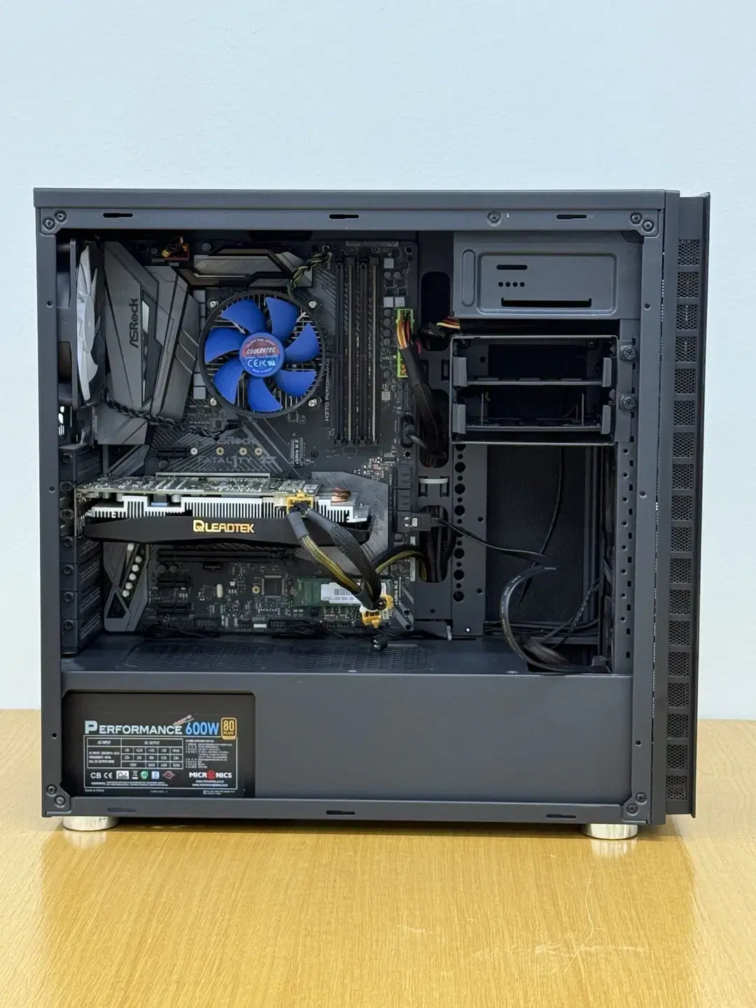 게이밍 컴퓨터 본체 - i7-8700 / 16GB / GTX 1660