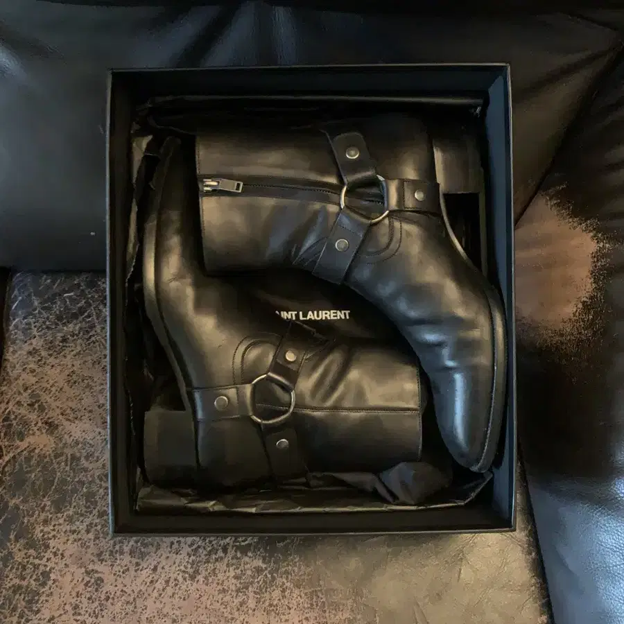 Saint Laurent Hanneth Chelsea Boots