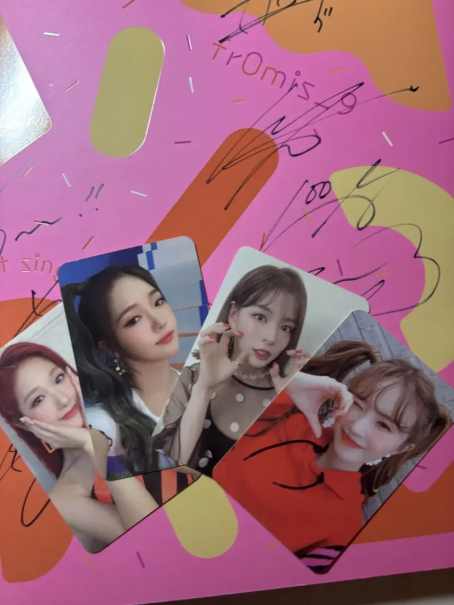 Fromis 9 Fun Factory Handwritten sign album 2 types