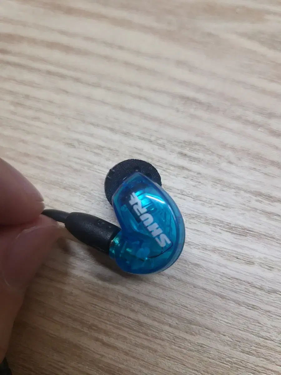 shure215 이어폰 팝니다