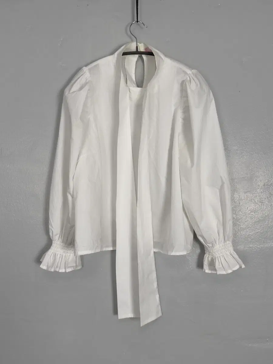 vintage white ruffle tie-neck blouse