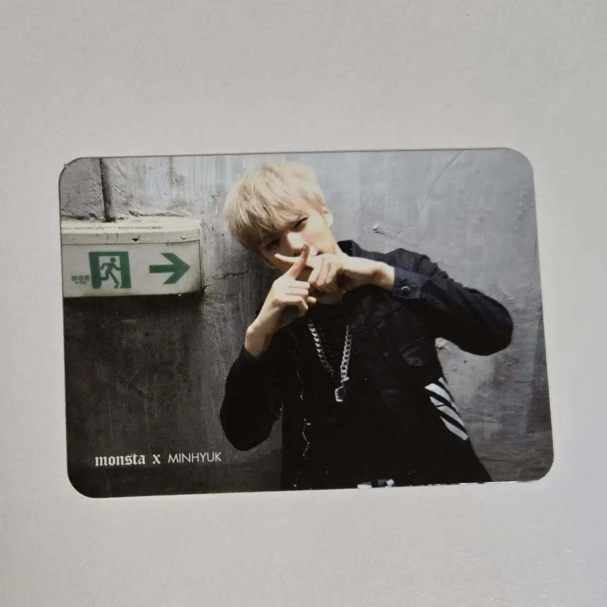 Monsta X Trespassing Blonde minhyuk photocard