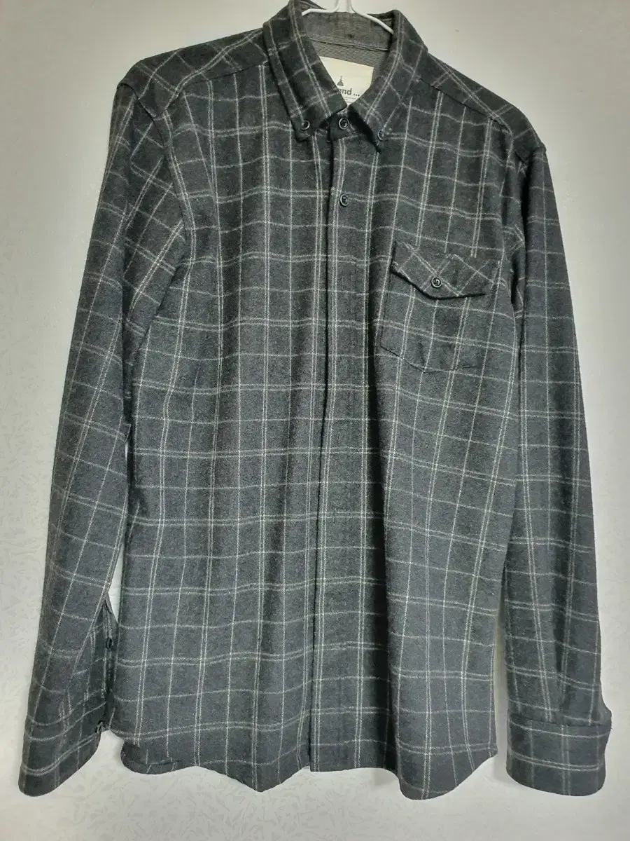 (Good condition) Nicoand shirt size 100