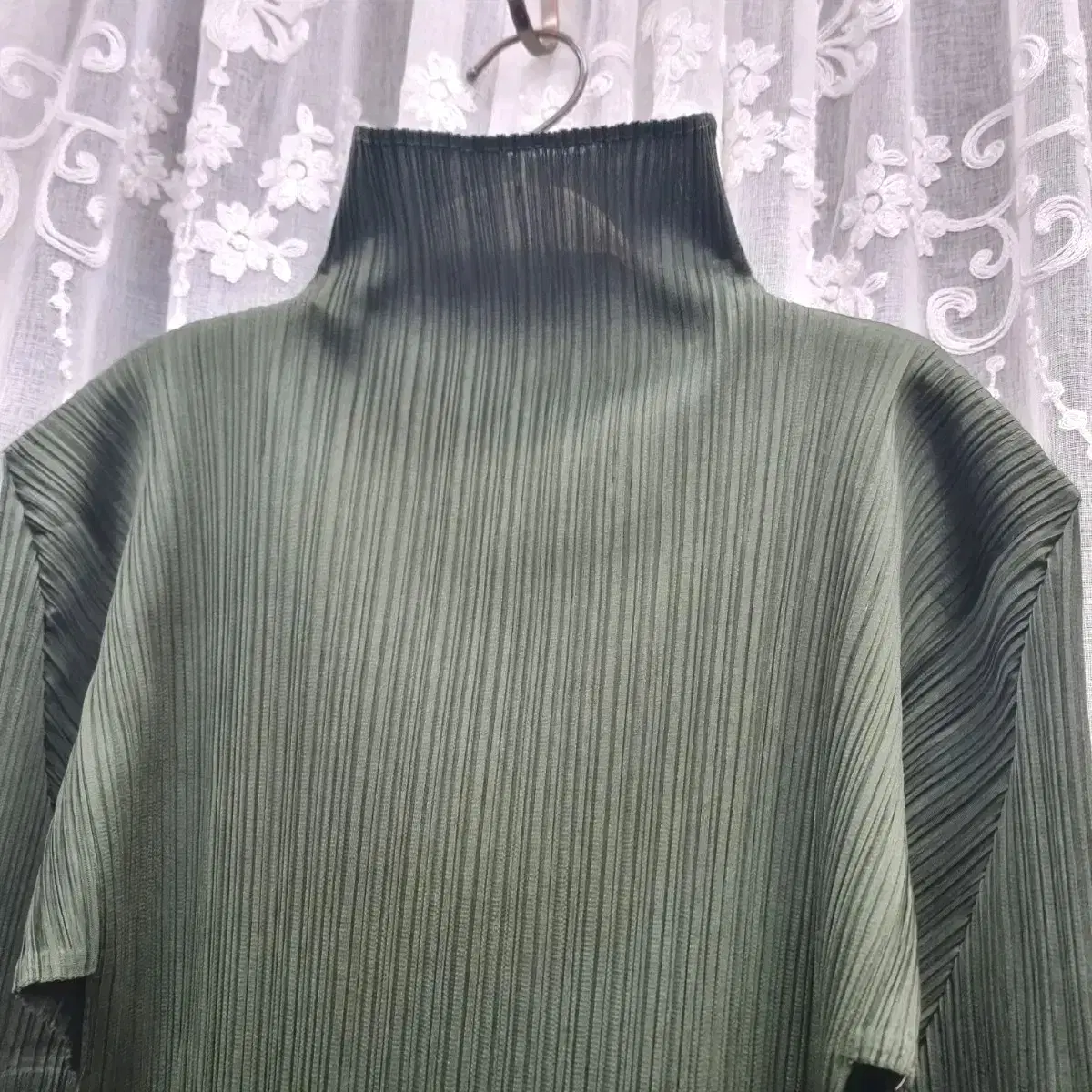 Pleated Issey Miyake High Neck (Genuine)