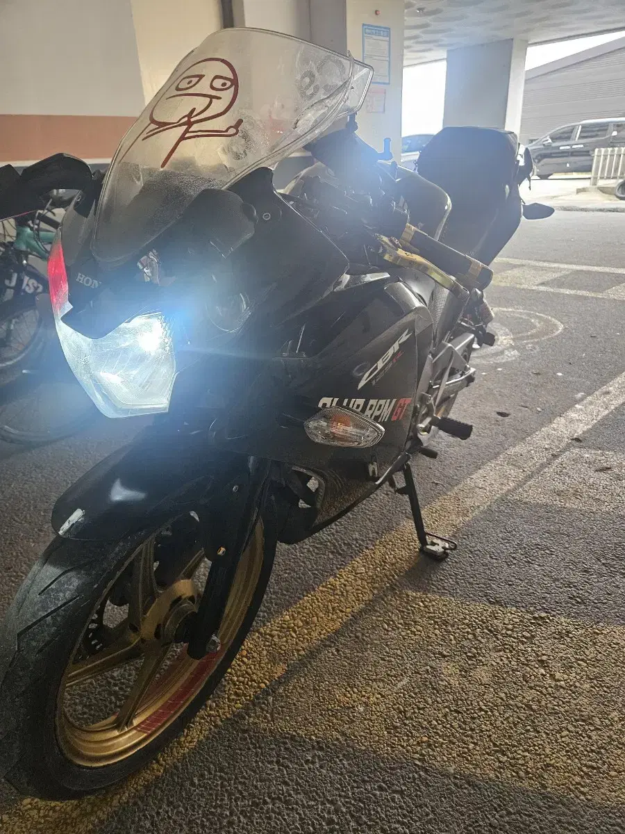 cbr125/13년식 실매물 아크라포빅 튜닝좋은차량 대차환영