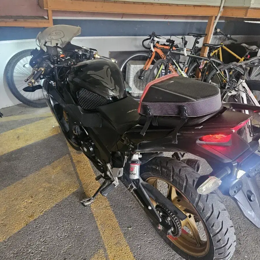 cbr125/13년식 실매물 아크라포빅 튜닝좋은차량 대차환영