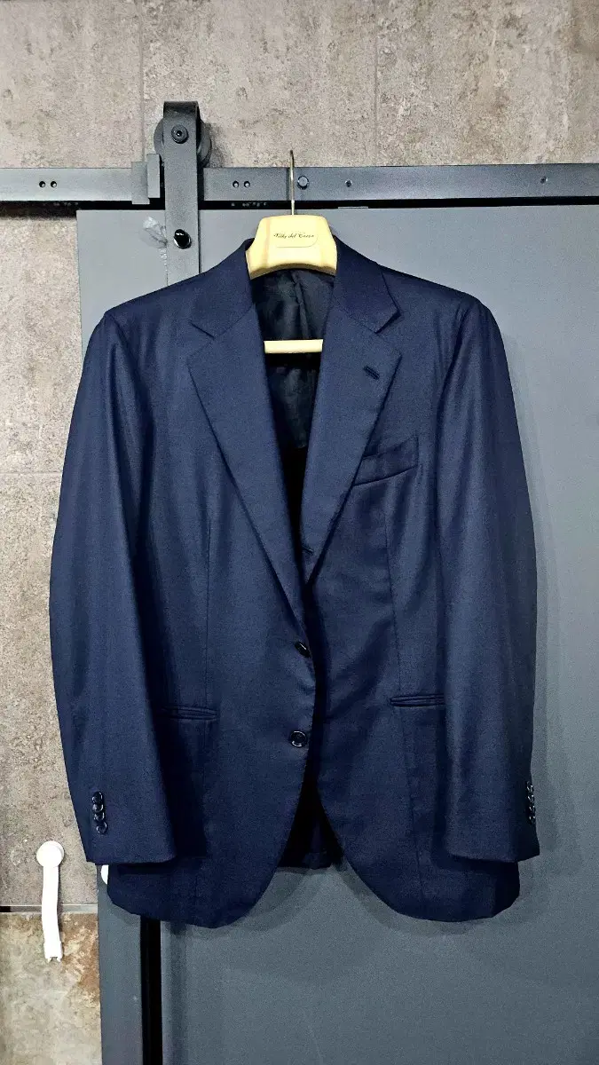 Dalkuore dark navy suit size 50