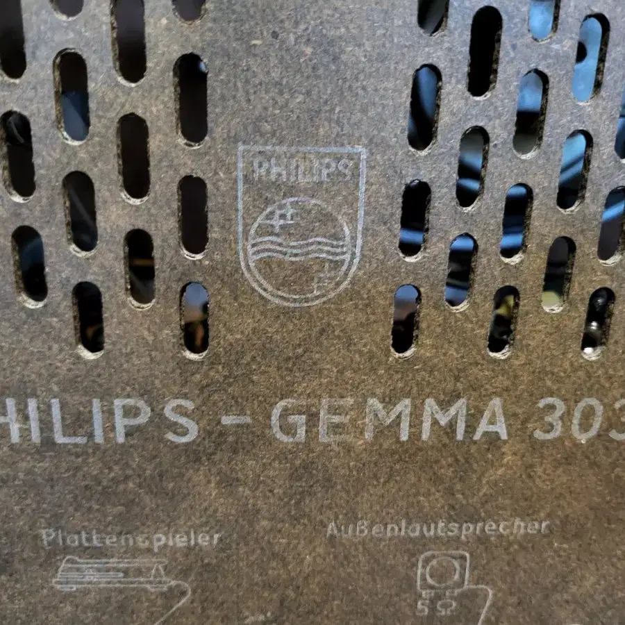 빈티지 Philips GEMMA 303 진공관 라디오 입니다.