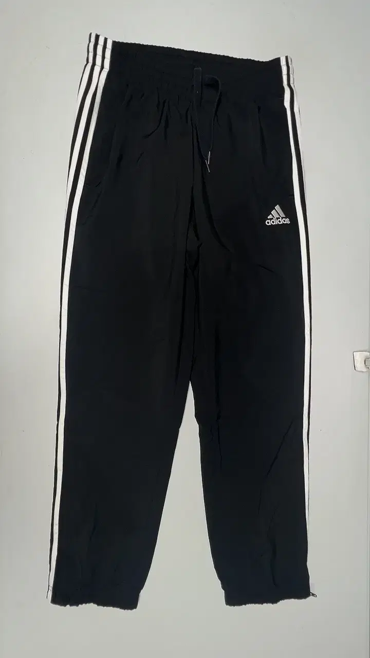 Size 6905 Adidas [All Seasons] Men's Tracksuit Pants L