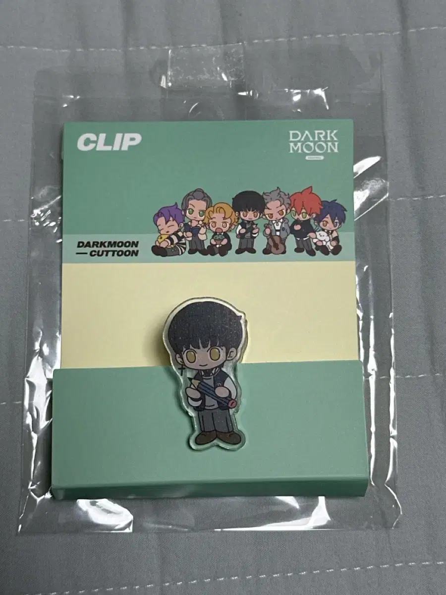 Enhypen Dark Moon Heli heeseung Clip Lotte World Goods WTS