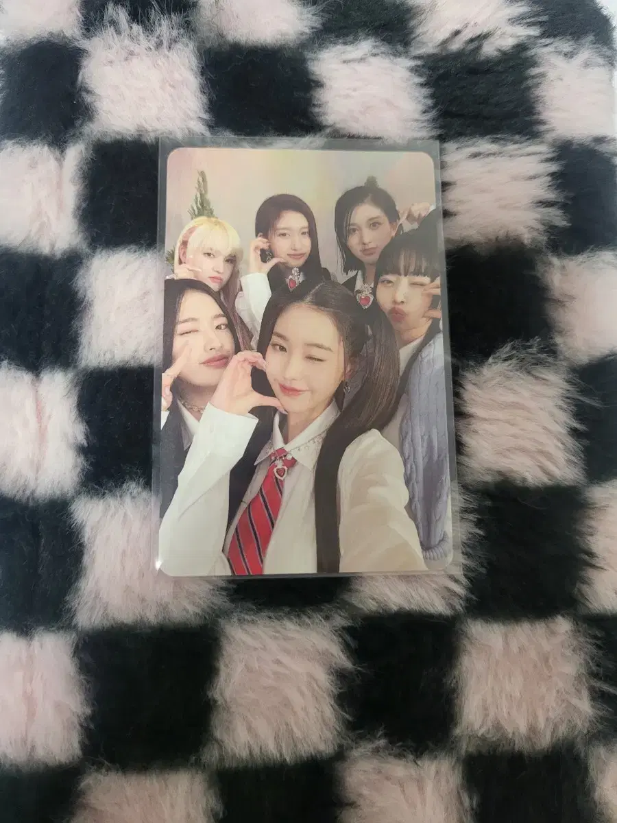 ive been a member of the LoveDive school uniform organization photocard wts