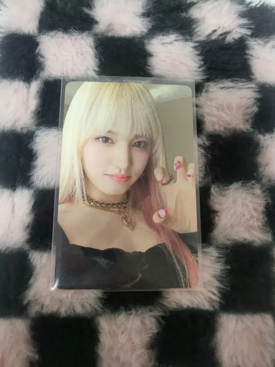 ive been loving diving with muu liz photocard wts