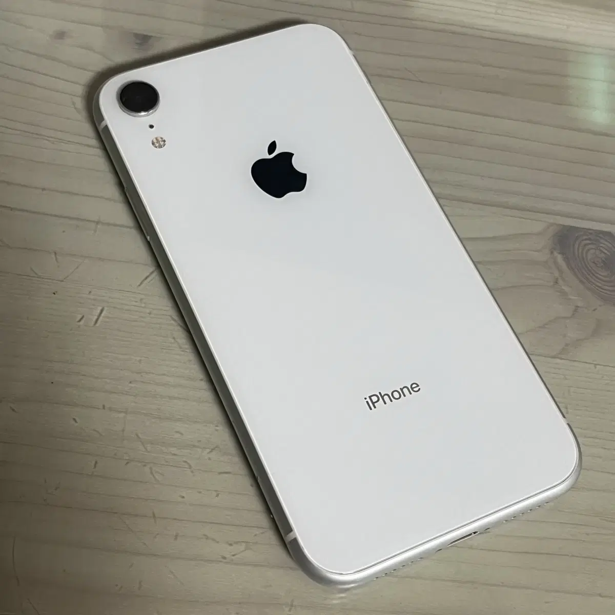 iPhone XR 64GB White