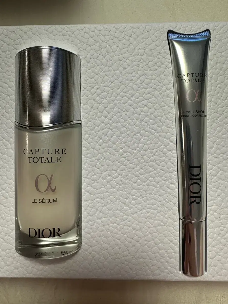 Dior Capture Total Serum + Hyaluronic Acid sealed New