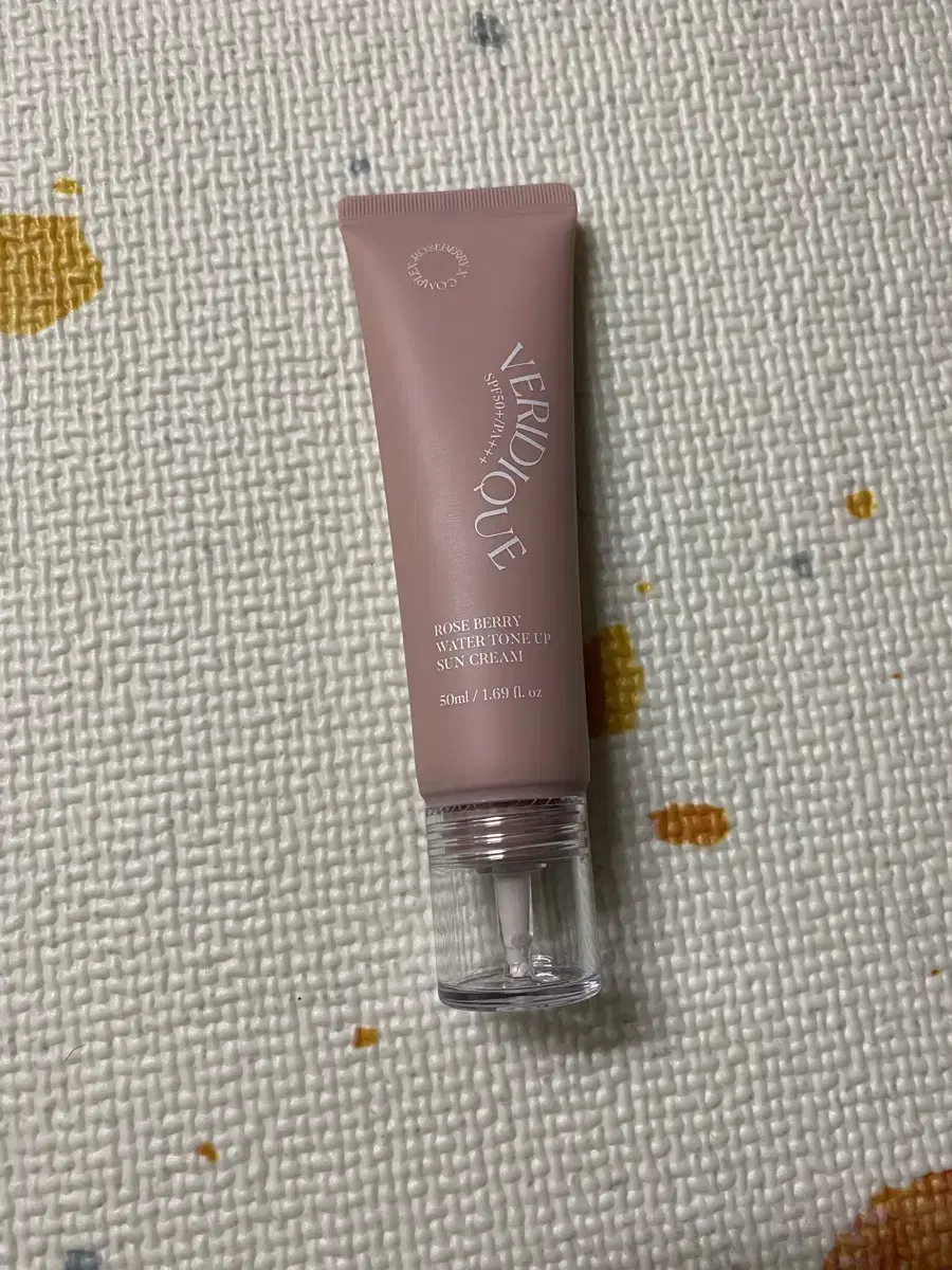 VariDique Roseberry Tone Up Sunscreen