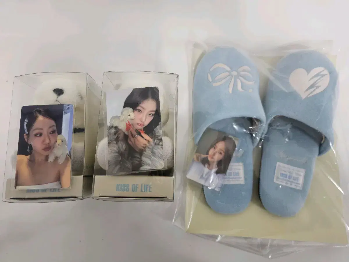 Keyoff pop up keyrings, slippers