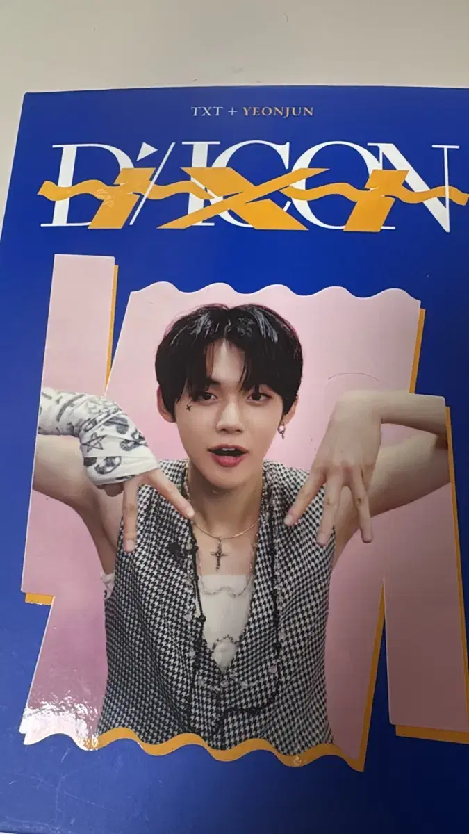 TXT yeonjun I'm selling it with 100 deikons ld txt yeonjun