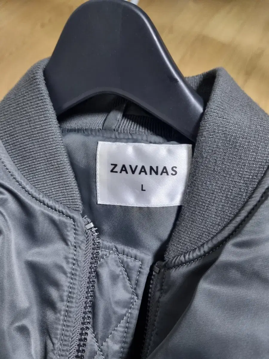 Zavanas MA-1 Shining Jacket Metal Gray L sells.