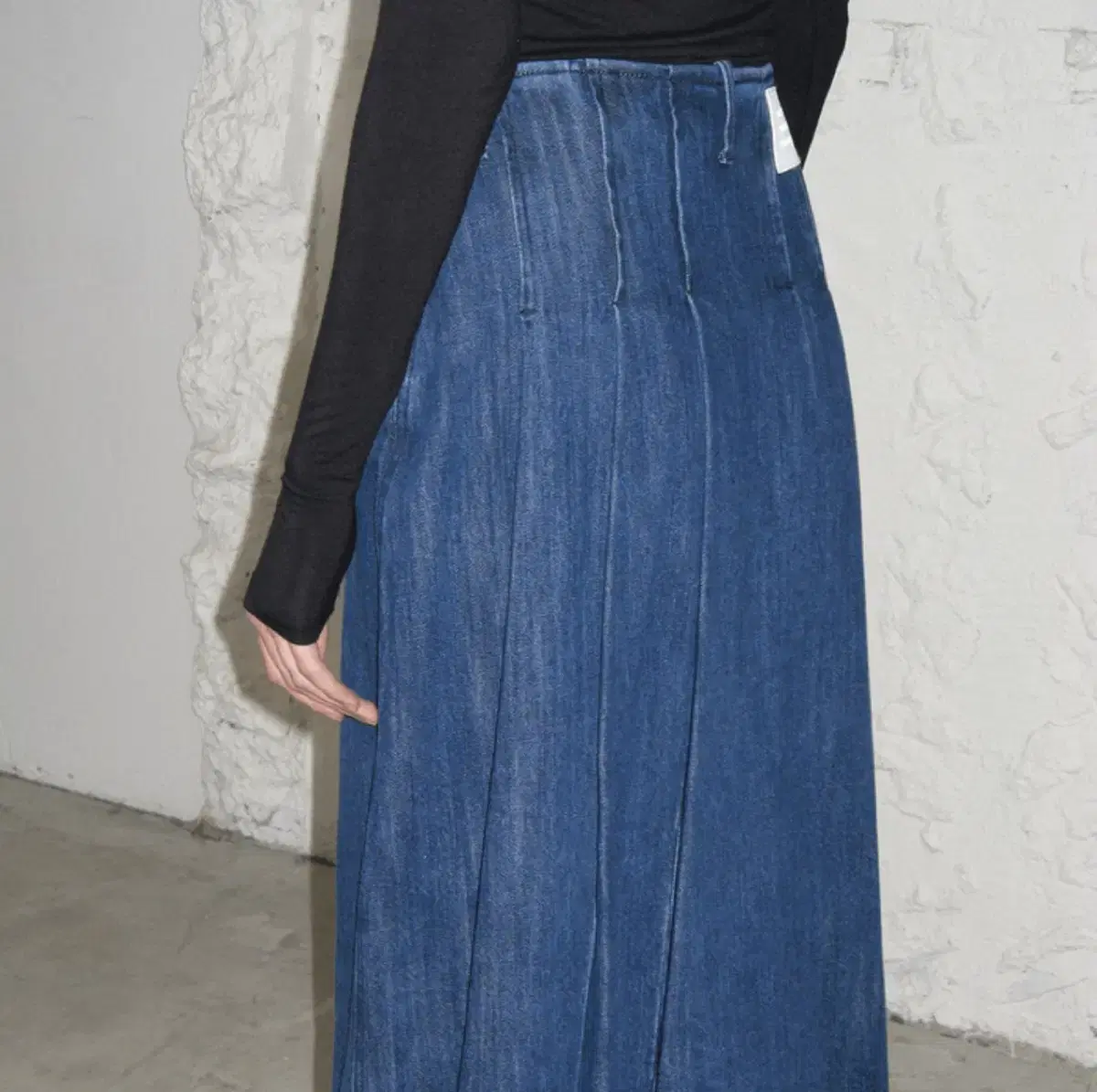 썬번프로젝트 Back Pleats Denim Skirt