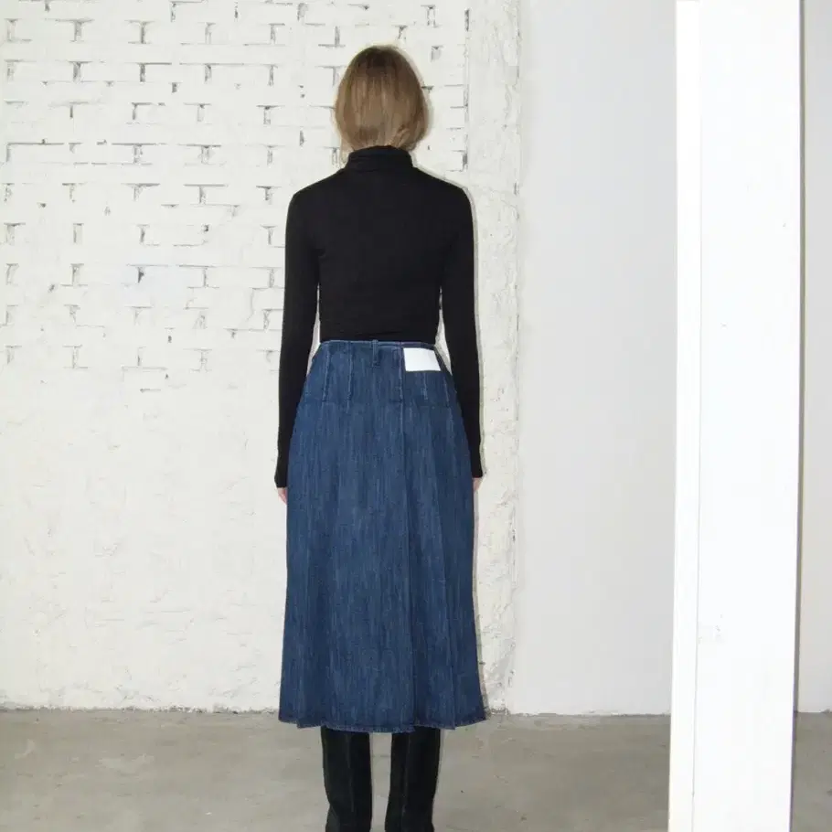 sunburnproject Back Pleats Denim Skirt