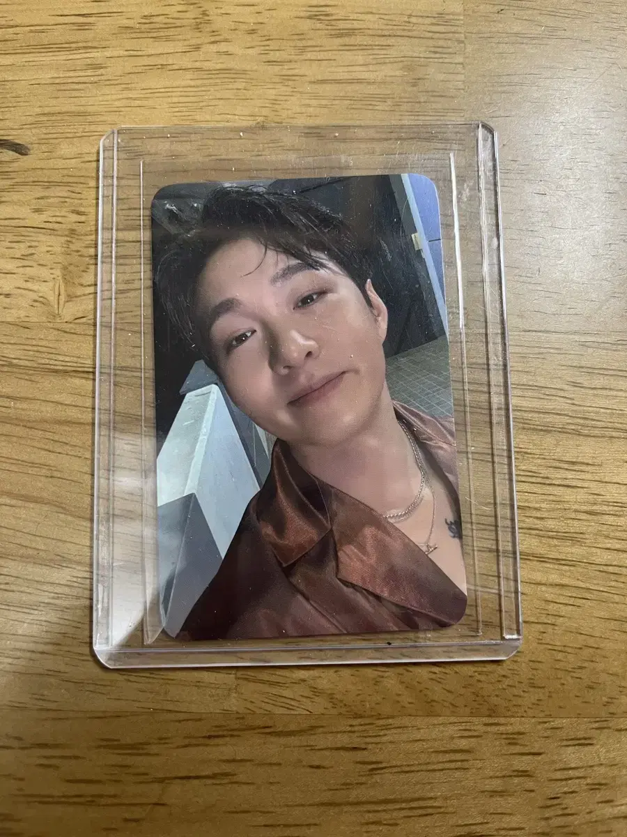 Lee Changsub pop up Sells drink photocards