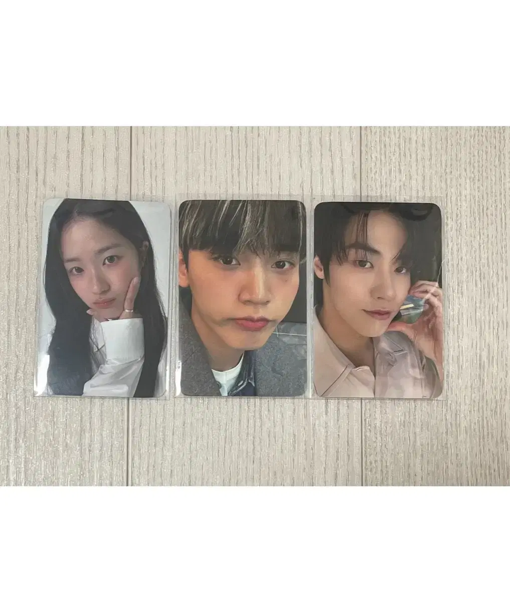 Prepaid upturned photocard in bulk