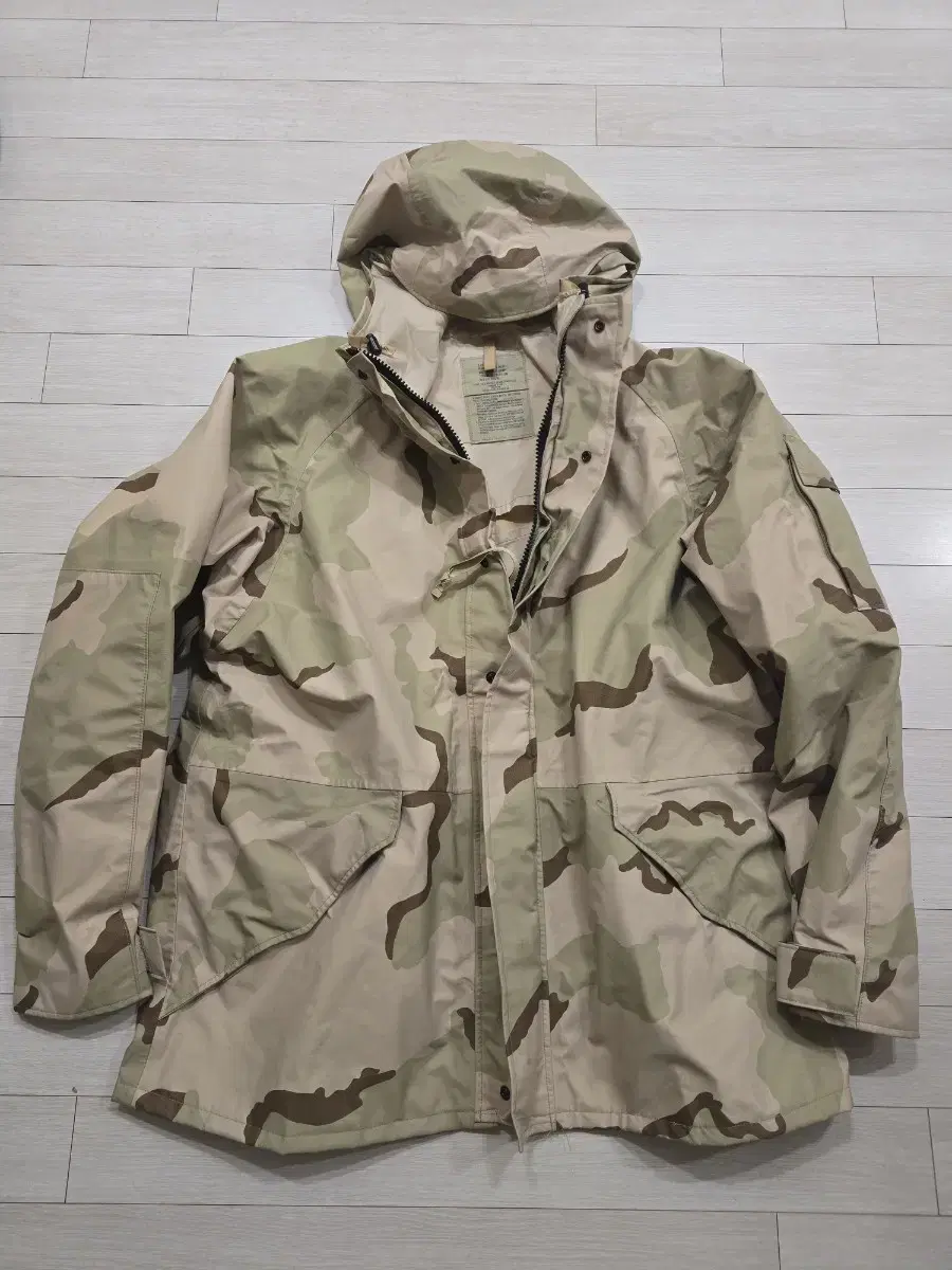 US Army Desert Camo Gore-Tex Jacket XL