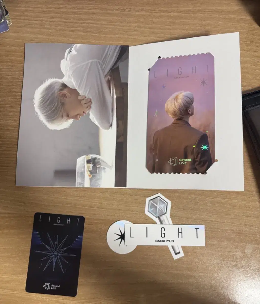 baekhyun merchandise sells