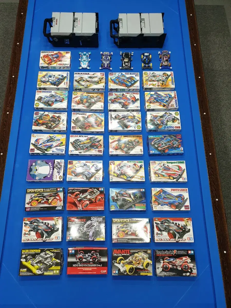 I sell unassembled and unused parts for Tamiya minicars in bulk.